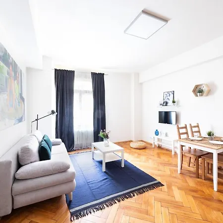 Apartamento Boris' - Bookshop Owner's Authentic Next To The Dancing House
